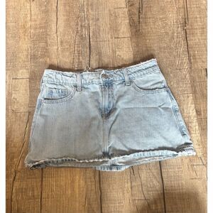 Hollister Denim Mini Skirt Women’s Size 28 Waist Light Wash Jean Skirt